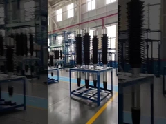 En el caso de los transformeres de alta tensión OIP, el buje es de porcelana